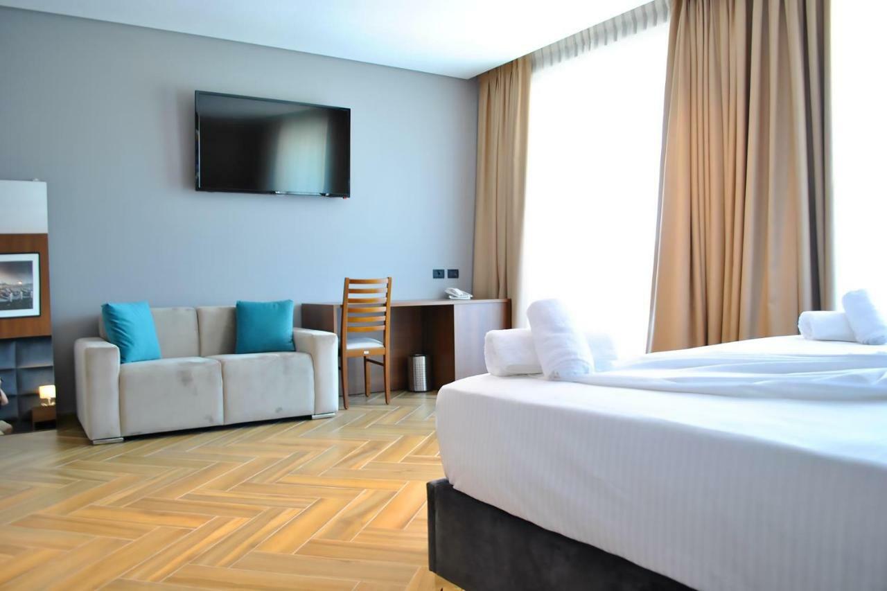 Twin Towers Hotel City & Beach Resort Shëngjin 외부 사진